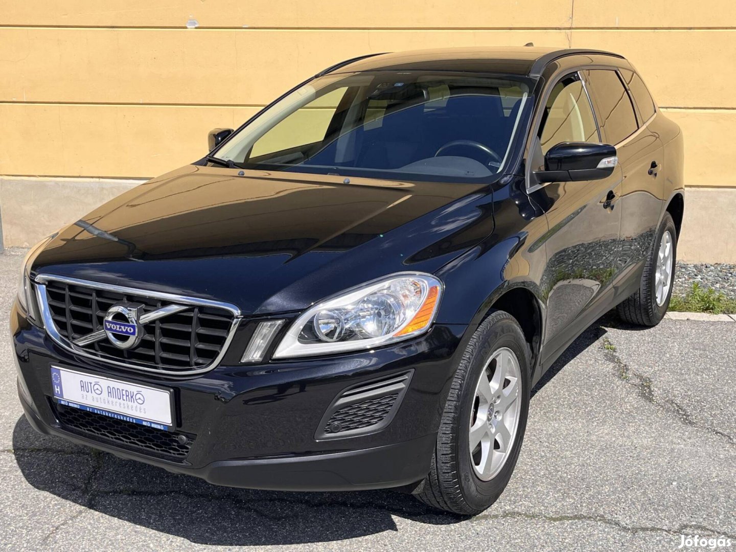 Volvo XC60 2.0 D [D3] Momentum Geartronic FWD